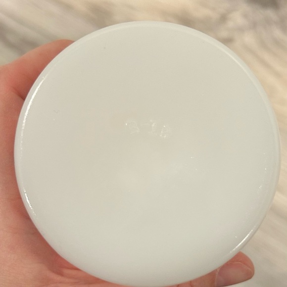 Vintage Anchor Hocking Set of 2 Milk Glass Grape Leaf Mid Century Desert Cups - Picture 7 of 7